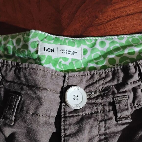 Lee brand Brown Cargo Shorts - Size: 14 Med (1139) - Picture 3 of 6